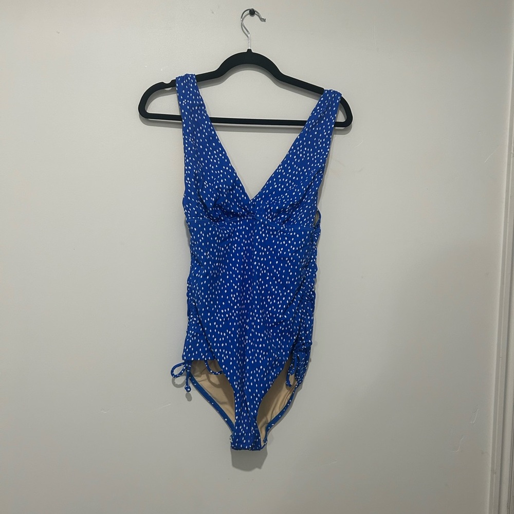 Never used polka dot one piece from swimsuit for all 💙